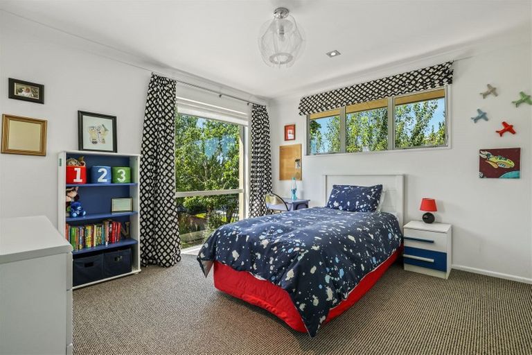 Photo of property in 296 Gardiners Road, Harewood, Christchurch, 8051