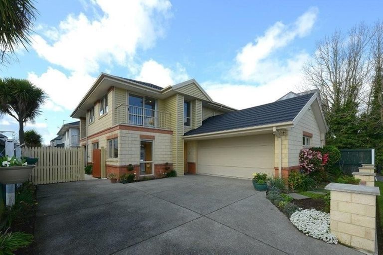 Photo of property in 16 Mona Vale Avenue, Riccarton, Christchurch, 8011