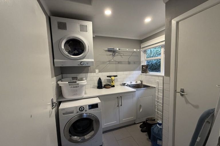 Photo of property in 59 Winston Street, Crofton Downs, Wellington, 6035