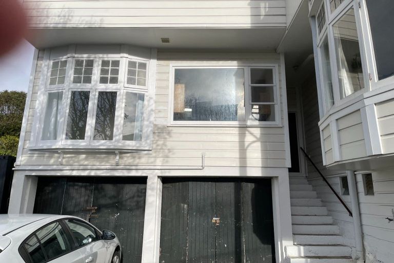 Photo of property in Newman Court Apartments, 2 Newman Terrace, Thorndon, Wellington, 6011