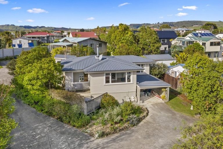 Photo of property in 10 Marine Parade, Raglan, 3225