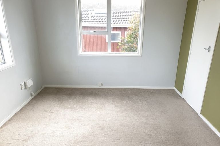 Photo of property in 12a Manuka Road, Glenfield, Auckland, 0629