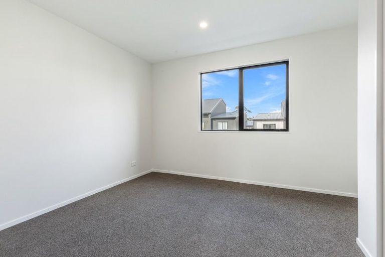 Photo of property in 1/478 West Coast Road, Glen Eden, Auckland, 0602