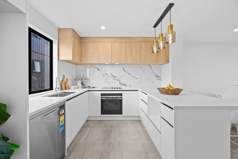 Photo of property in 9/6 Robertson Road, Ranui, Auckland, 0612