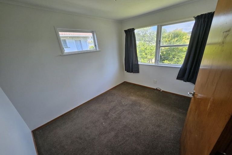 Photo of property in 30 Hatherlow Street, Glenfield, Auckland, 0629