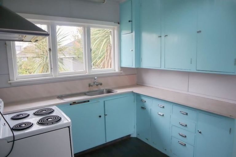 Photo of property in 112 Avonhead Road, Avonhead, Christchurch, 8042