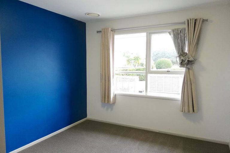 Photo of property in 15 Ware Place, Pakuranga Heights, Auckland, 2010