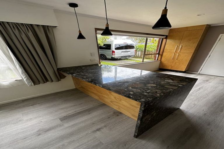 Photo of property in 1/163 View Road, Sunnyvale, Auckland, 0612