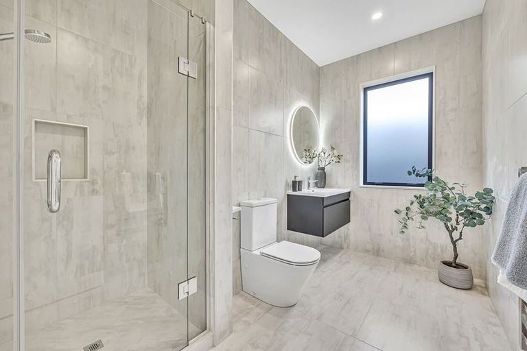 Photo of property in 4 Wheki Place, Swanson, 0614