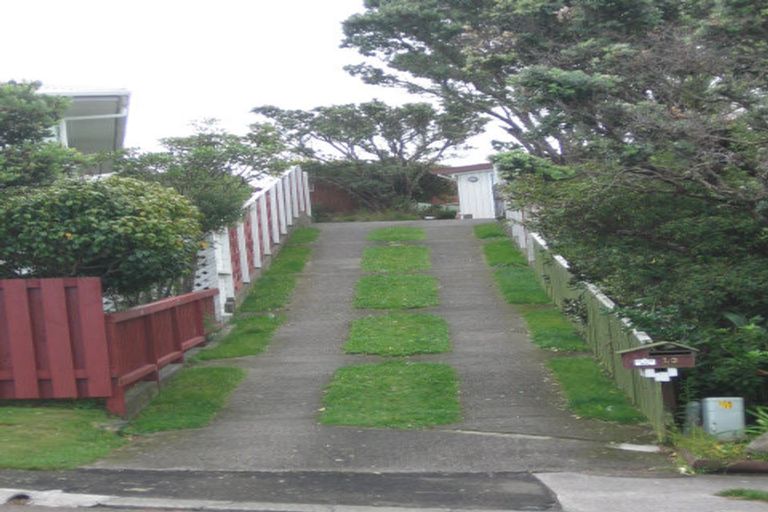 Photo of property in 13 Padnell Crescent, Paparangi, Wellington, 6037