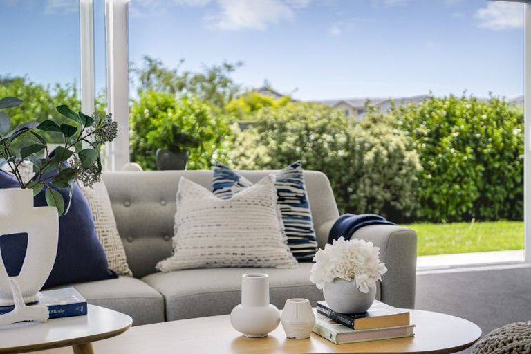 Photo of property in 17 Mahia Lane, Waikanae, 5036