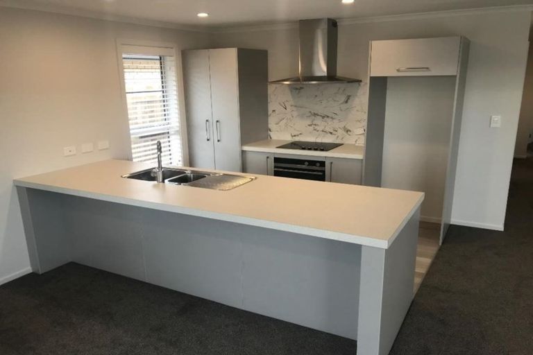 Photo of property in 27 Pohe Street, Waikanae, 5036