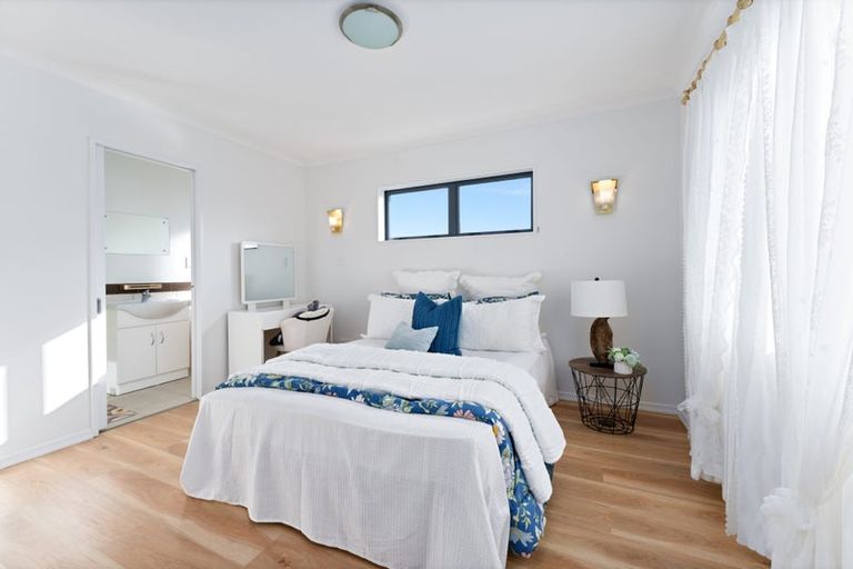 Photo of property in 14a Strid Road, Te Atatu South, Auckland, 0610