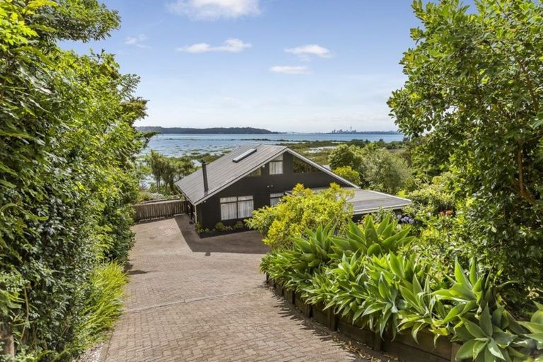 Photo of property in 44 Rewarewa Road, Te Atatu Peninsula, Auckland, 0610