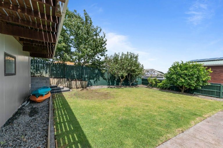 Photo of property in 20a Tahurangi Place, Spotswood, New Plymouth, 4310