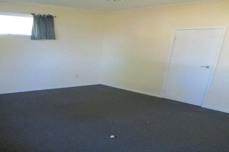 Photo of property in 76 Helena Street, Massey, Auckland, 0614