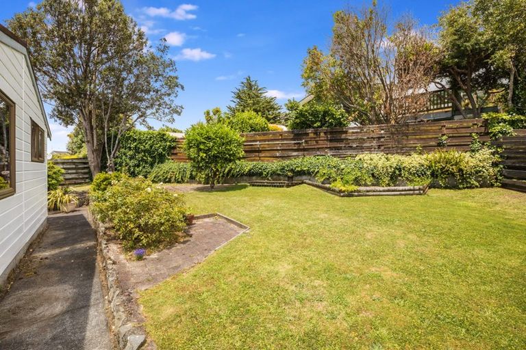 Photo of property in 32 Hicks Close, Whitby, Porirua, 5024