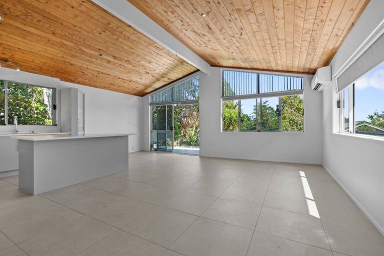 Photo of property in 6a Puketaha Road, Swanson, Auckland, 0816