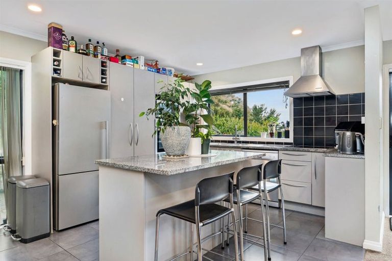 Photo of property in 53 Helleur Road, Massey, Auckland, 0614