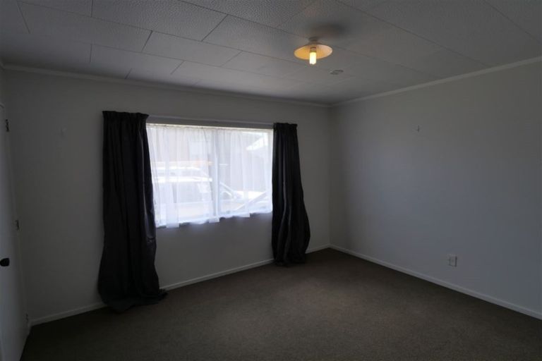 Photo of property in 2 Gordon Paul Place, Tuakau, 2121