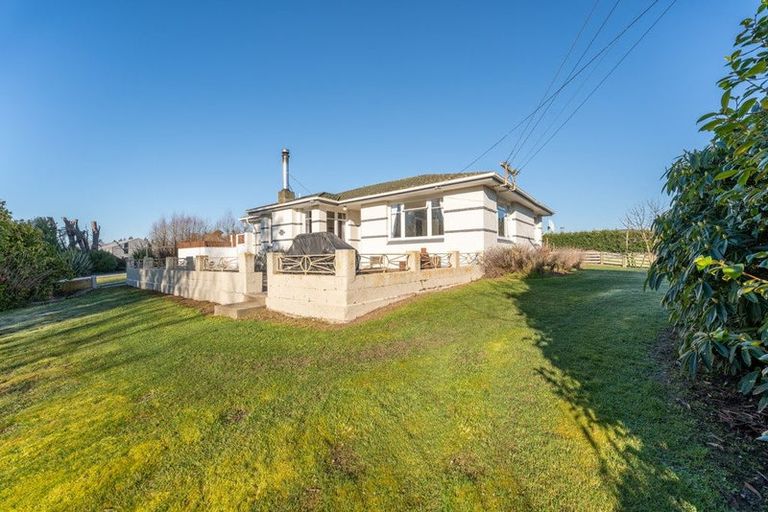 Photo of property in 14 Bathgates Road, Waimate, 7980