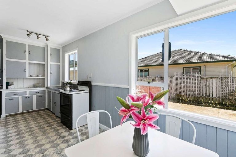 Photo of property in 140 Main Road, Wainuiomata, Lower Hutt, 5014