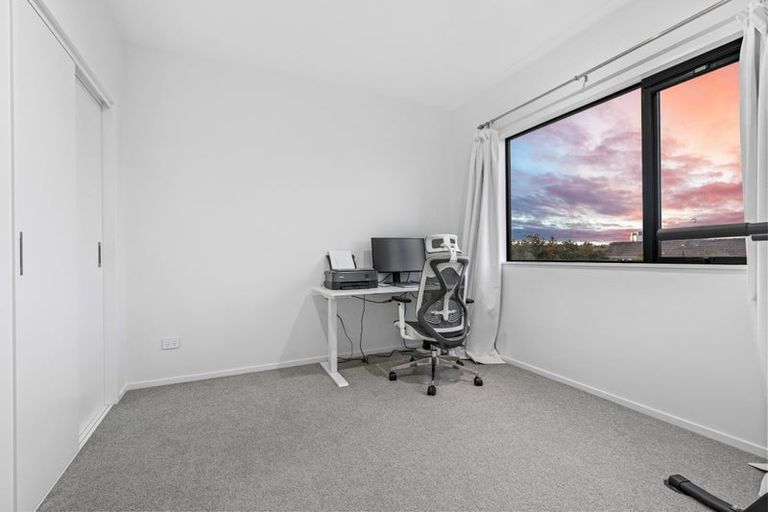 Photo of property in 37 Eileen Newey Place, Henderson, Auckland, 0612