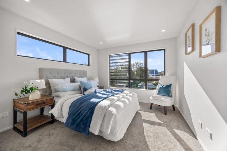 Photo of property in 10b Prince Regent Drive, Half Moon Bay, Auckland, 2012