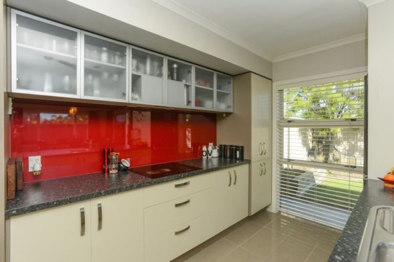 Photo of property in 100a Guppy Road, Taradale, Napier, 4112