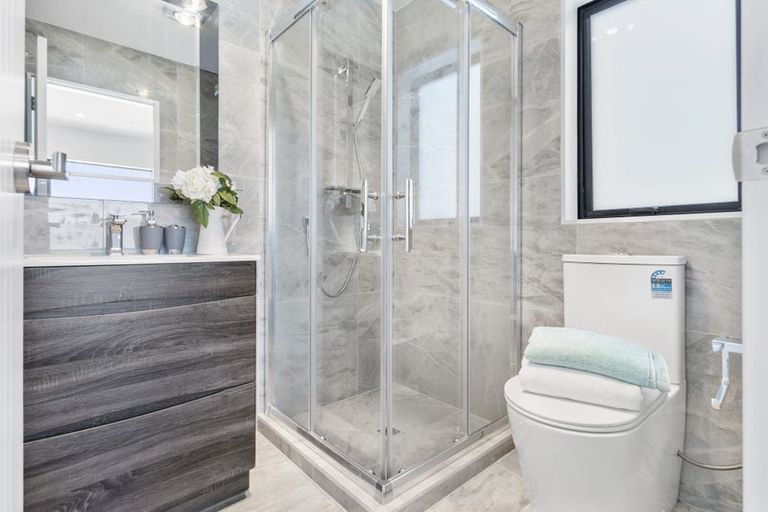 Photo of property in 451d Massey Road, Mangere East, Auckland, 2024