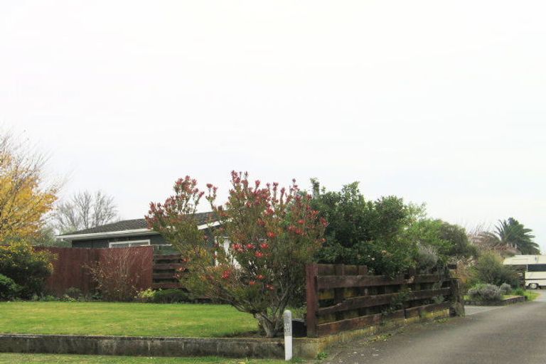 Photo of property in 30 Jeffares Place, Taradale, Napier, 4112