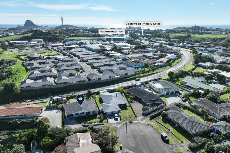 Photo of property in 19 Bronte Place, Whalers Gate, New Plymouth, 4310