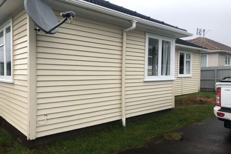 Photo of property in 9 Kotuku Street, Te Atatu Peninsula, Auckland, 0610