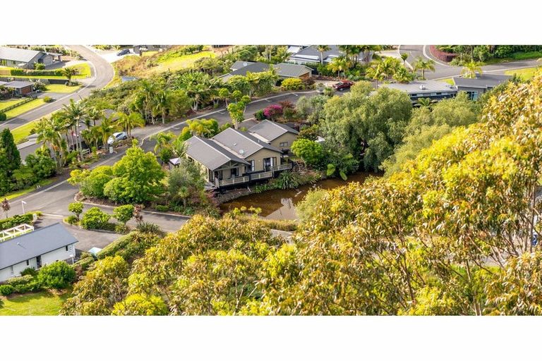 Photo of property in 15 Alderton Drive, Kerikeri, 0230