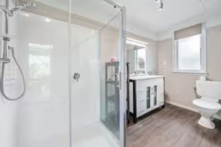 Photo of property in 8 Marine Parade, Paraparaumu Beach, Paraparaumu, 5032