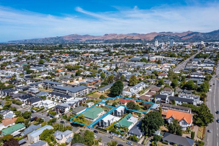 Photo of property in 2/130 Holly Road, St Albans, Christchurch, 8014