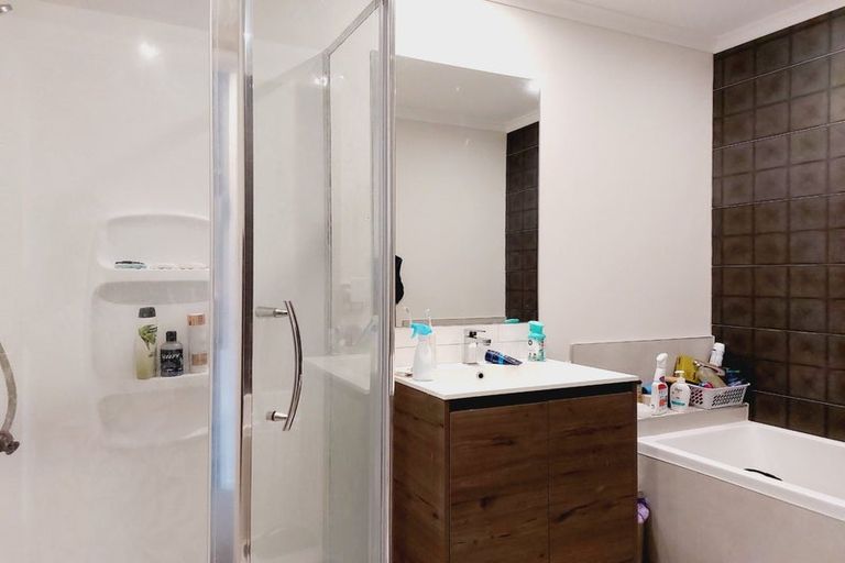 Photo of property in 40 Hobsonville Point Road, Hobsonville, Auckland, 0616