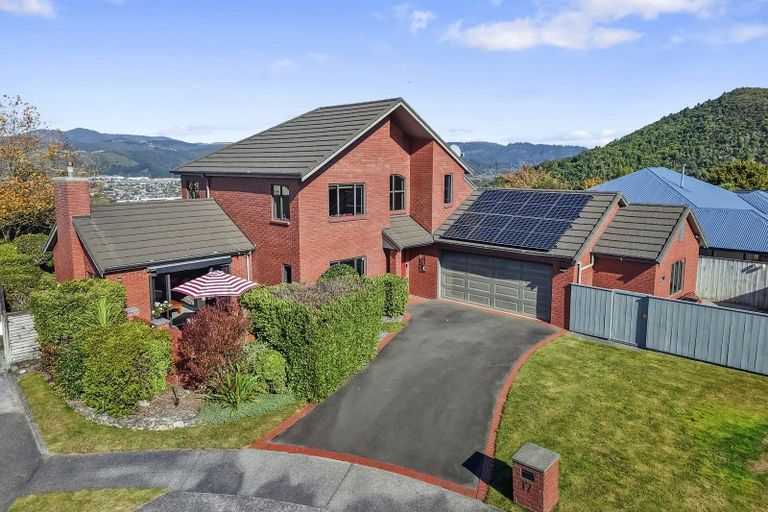 Photo of property in 17 Garrett Place, Riverstone Terraces, Upper Hutt, 5018