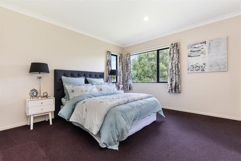 Photo of property in 11 Lieshout Way, Pukekohe, 2120