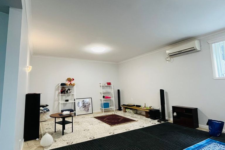 Photo of property in 21 Bleakhouse Road, Howick, Auckland, 2014