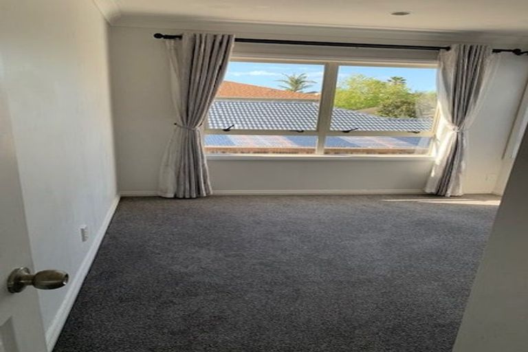 Photo of property in 2 Glastry Close, East Tamaki Heights, Auckland, 2016