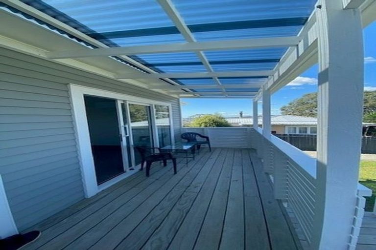 Photo of property in 14 John Road, Stanmore Bay, Whangaparaoa, 0932