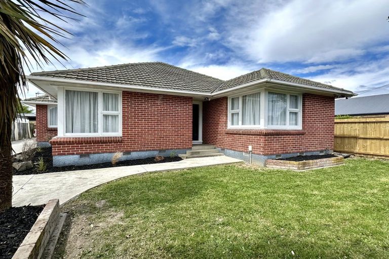 Photo of property in 11 Solway Avenue, Ilam, Christchurch, 8041