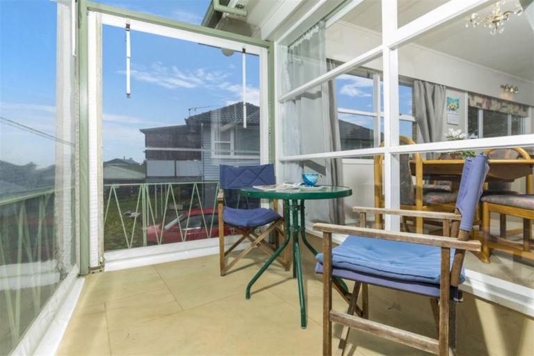 Photo of property in 26 Lyndhurst Road, Te Atatu South, Auckland, 0610