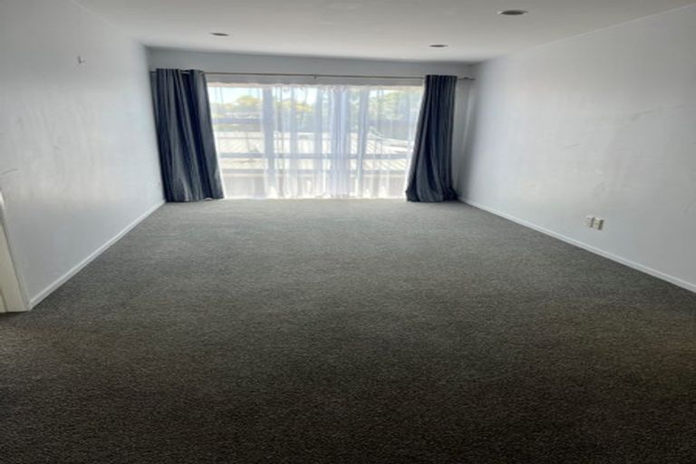 Photo of property in 4/33 Kenderdine Road, Papatoetoe, Auckland, 2025