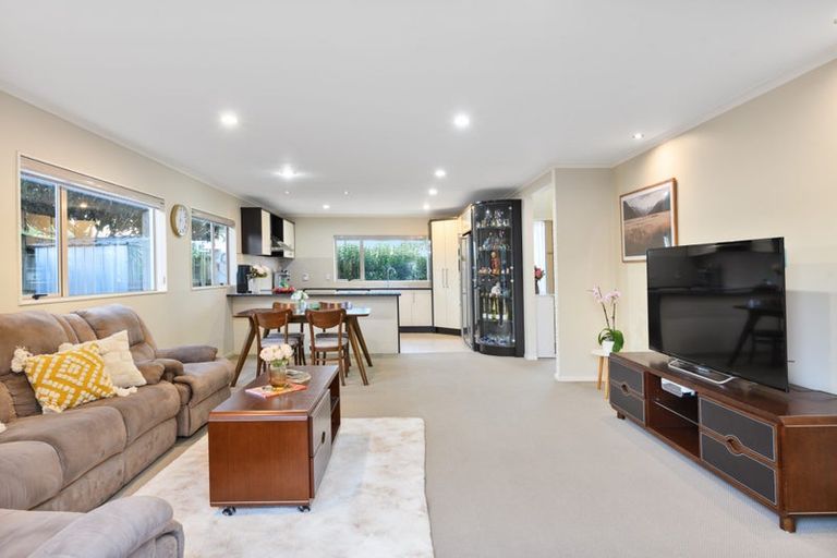 Photo of property in 70 Clover Drive, Henderson, Auckland, 0610