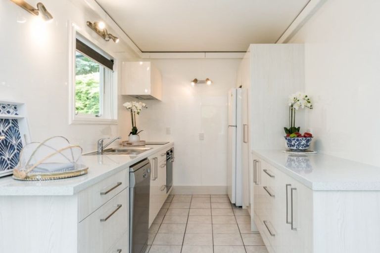 Photo of property in 11 Shortland Place, Havelock North, 4130