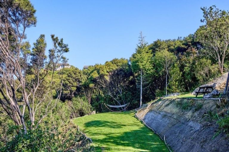 Photo of property in 6 Pendennis Point, Camborne, Porirua, 5026