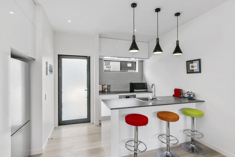 Photo of property in 11/6u Oswald Crescent, Paparangi, Wellington, 6037