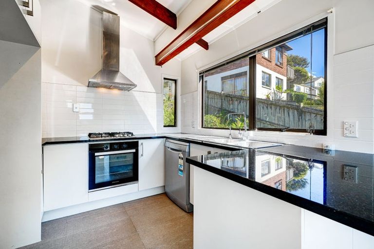 Photo of property in 29 Noeleen Street, Glenfield, Auckland, 0629
